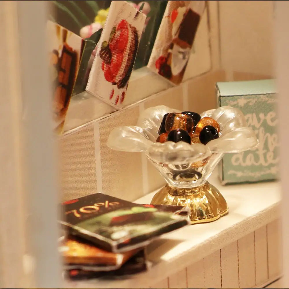 ’Cocoa’s Wonderful Idea’ Miniature Dollhouse Kit