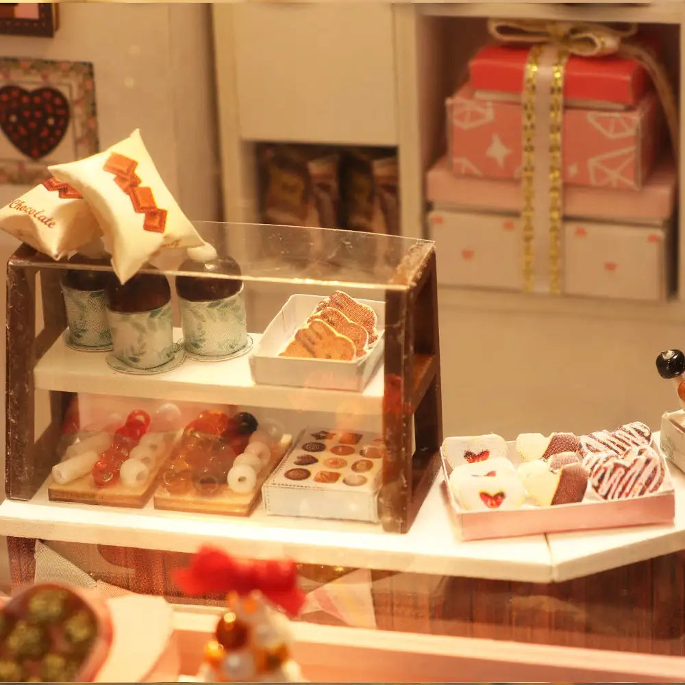 ’Cocoa’s Wonderful Idea’ Miniature Dollhouse Kit