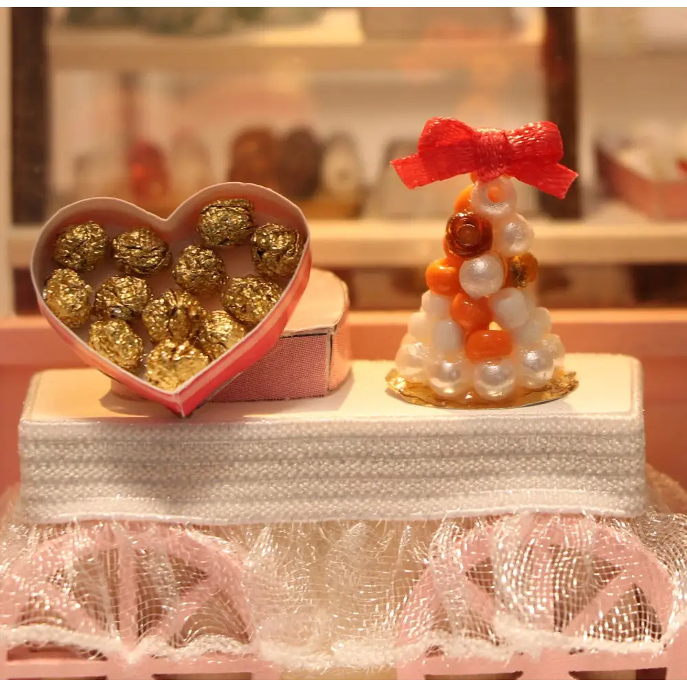 ’Cocoa’s Wonderful Idea’ Miniature Dollhouse Kit
