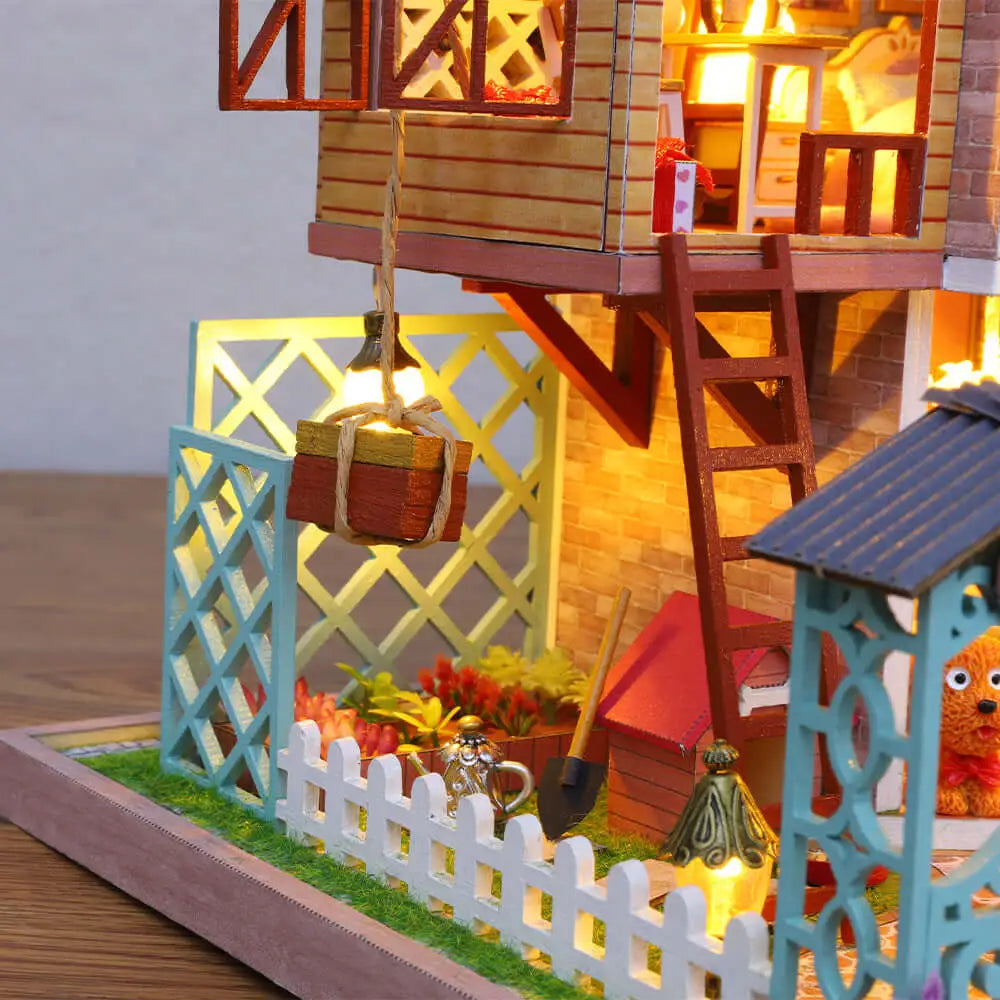 ’Jungle Resort’ DIY Miniature House Kit
