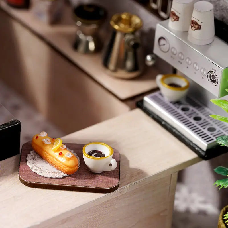 ’Leisurely Coffee Shop’ Miniature Dollhouse Kit