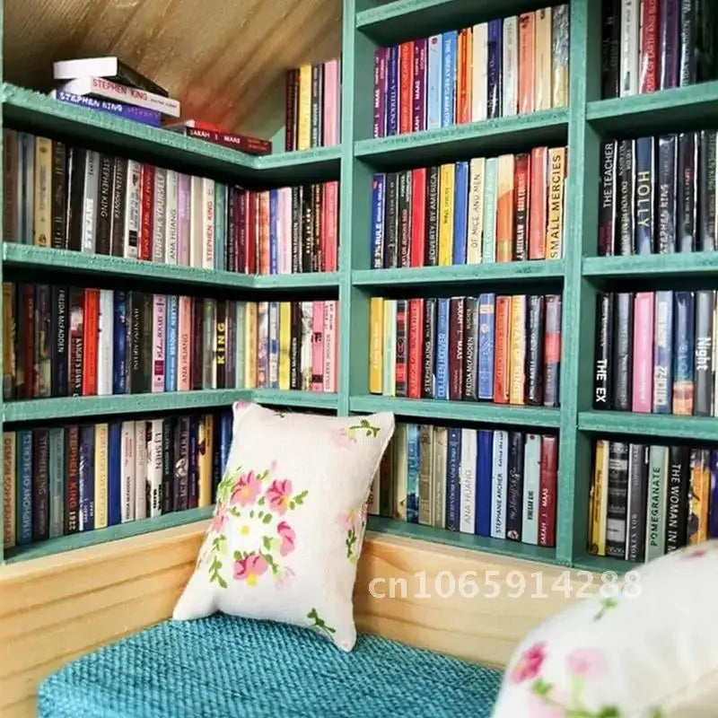 Reading Nook Shelf Decor 25 cm