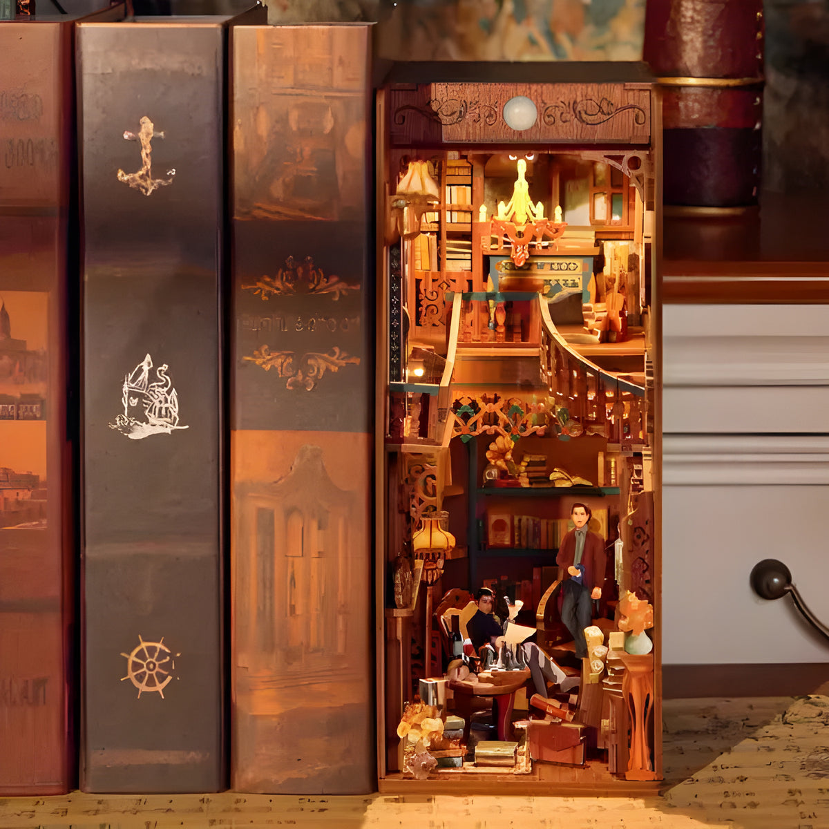 Sherlock Holmes Detective Agency Book Nook Kit