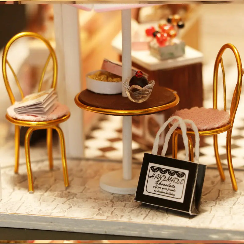 Cocoa's Wonderful Idea Miniature Dollhouse Kit