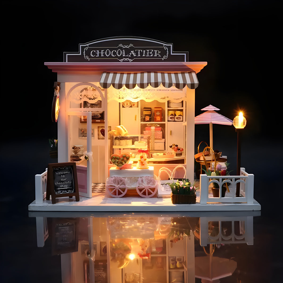 ’Cocoa’s Wonderful Idea’ Miniature Dollhouse Kit