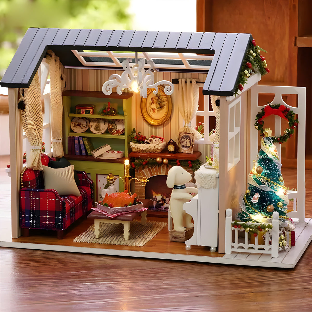 ’Holiday Time’ Miniature Dollhouse Kit