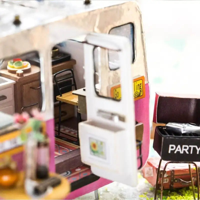 Jane's Caravan DIY Miniature House Kit