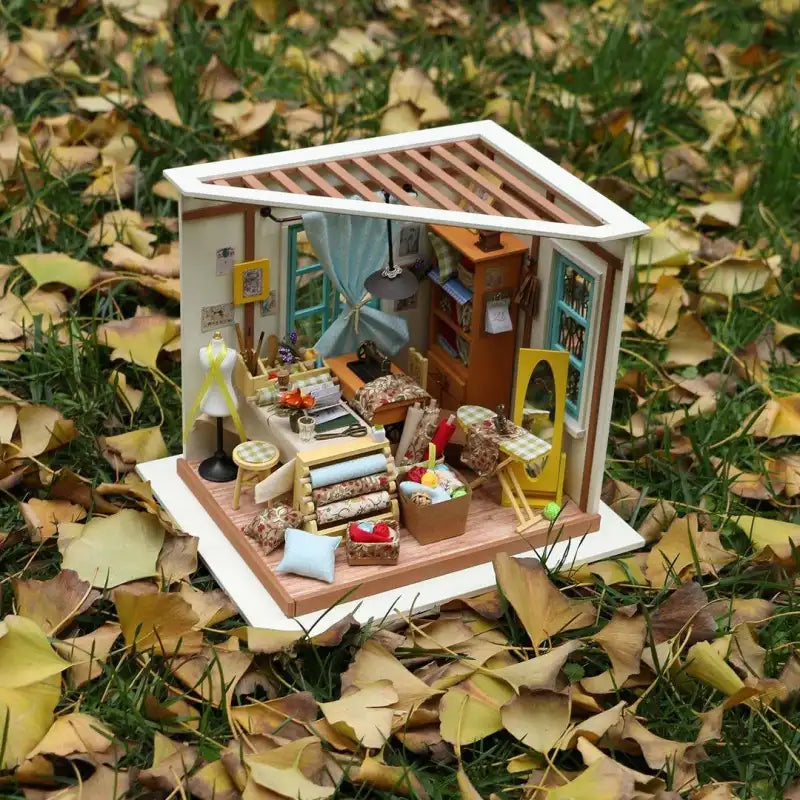 Lisa's Tailor Room DIY Miniature House Kit