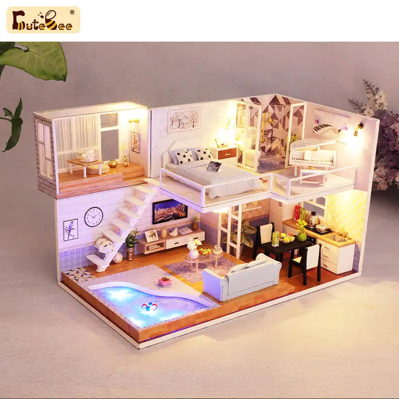 ’Met You’ Miniature Dollhouse Kit