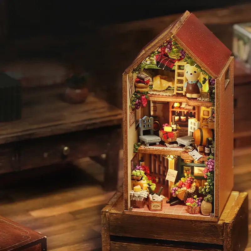 Miniature Dollhouse – Wooden DIY Assembly Kit