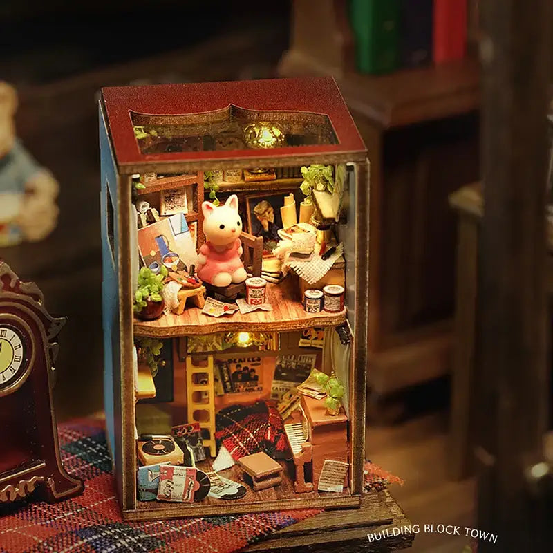 Miniature Dollhouse – Wooden DIY Assembly Kit