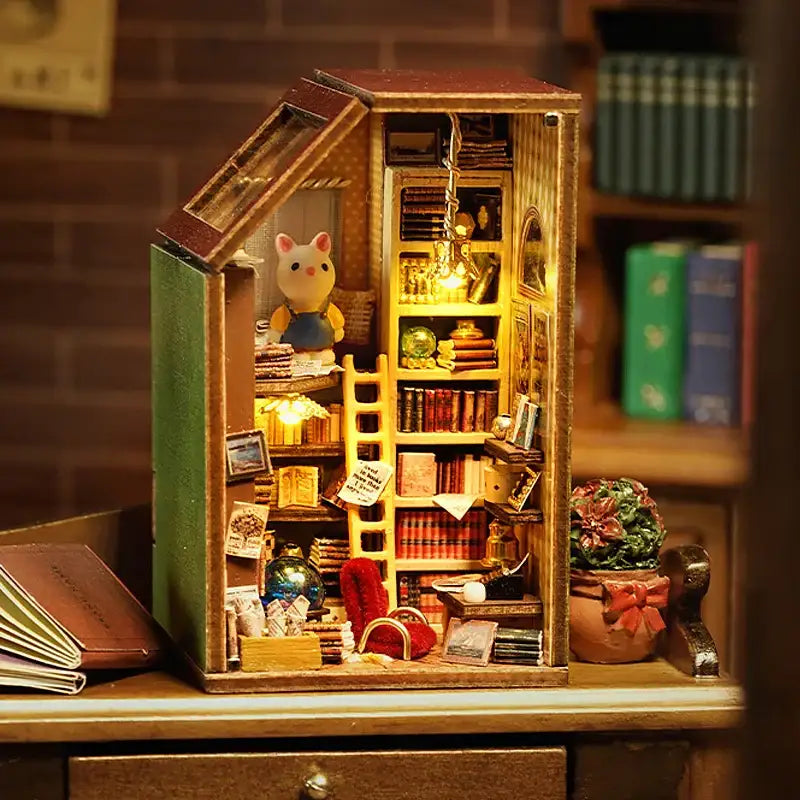 Miniature Dollhouse – Wooden DIY Assembly Kit