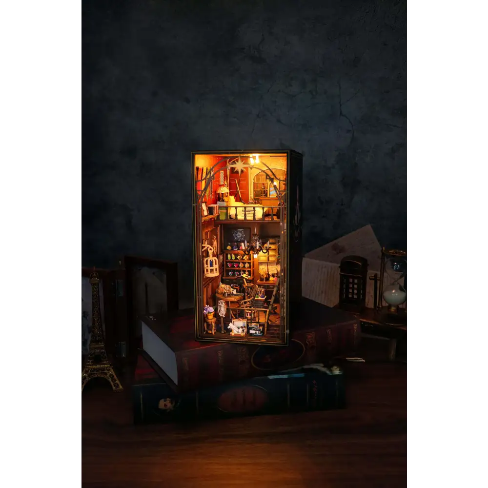 Mira Magic House Book Nook Kit