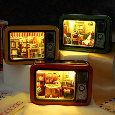 Retro TV Miniature Dollhouse Kit