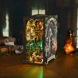 Tarot Divination Book Nook