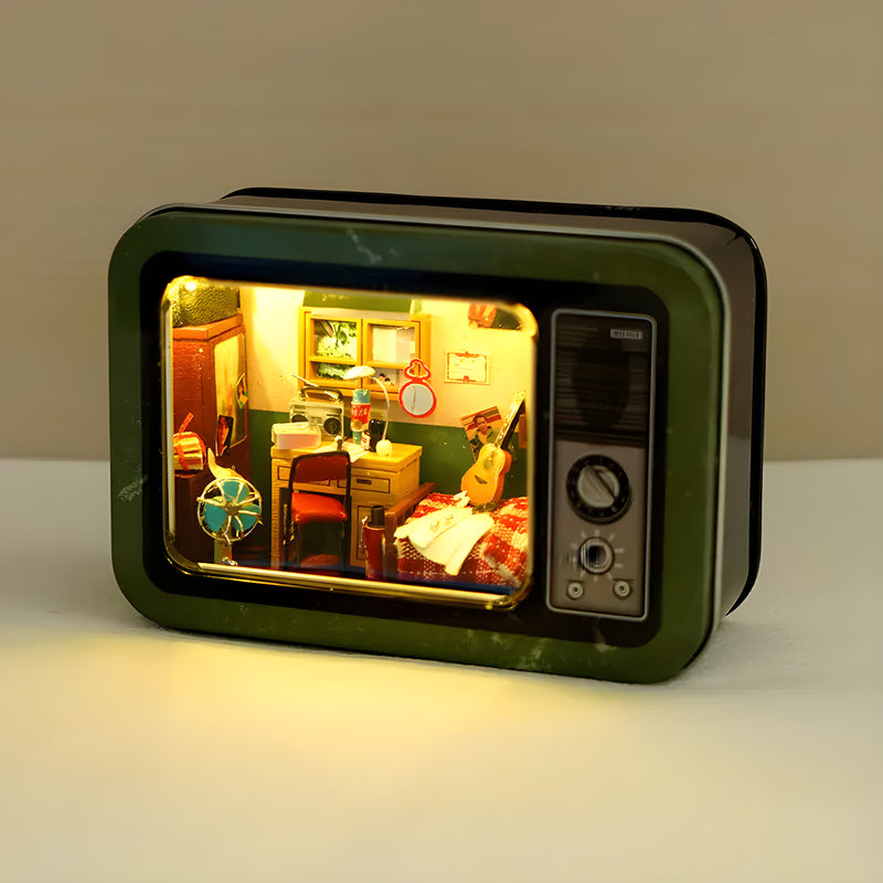 Retro TV Miniature Dollhouse Kit