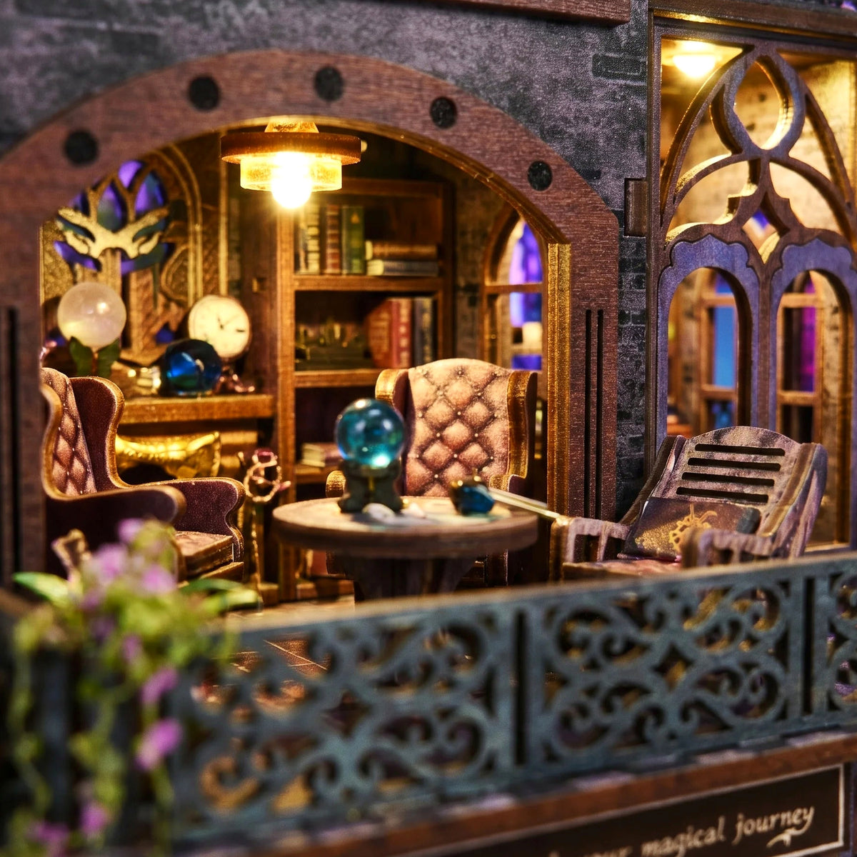 Close-up of the armchair and crystal ball behind the balcony rail